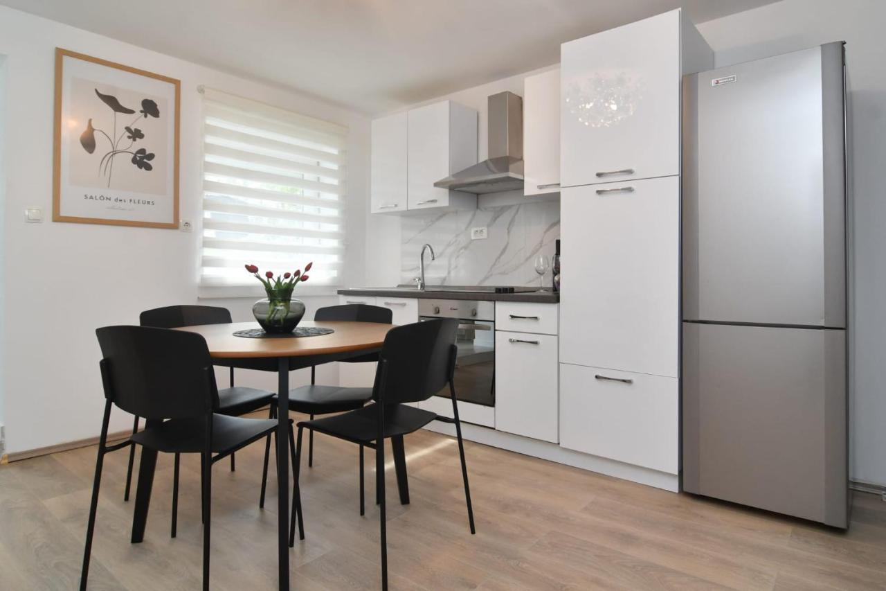 Apartman Gluic Sinj Exterior photo